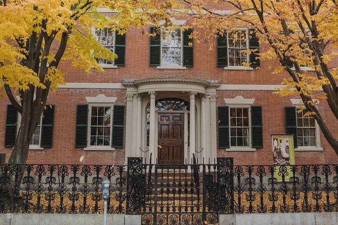 History and Hauntings of Salem Guided Walking Tour - Hauntings, modern witches, and the Old Burying Point