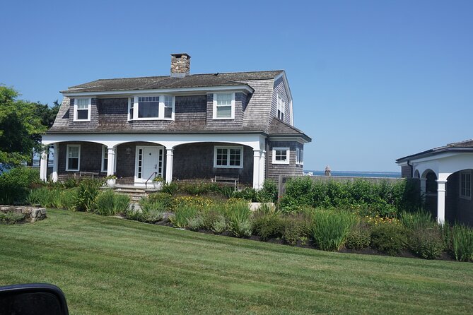 Martha's Vineyard Day Trip with Optional Island Tour from Boston - Returning by ferry and minibus