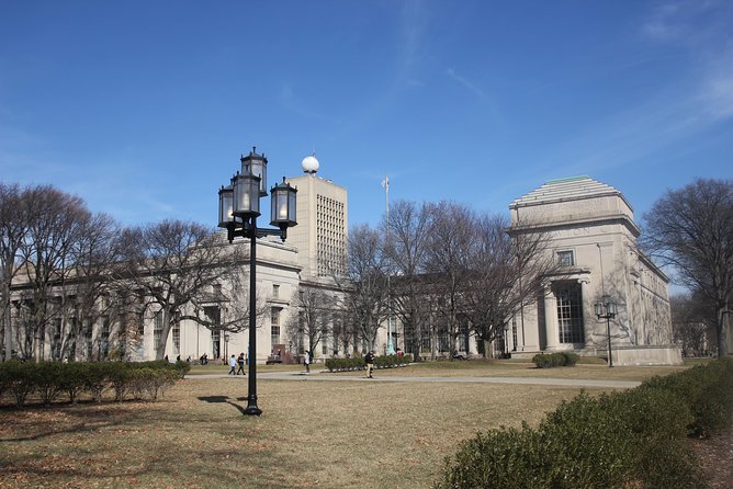 MIT Campus Guided Walking Tour - Walking the 825-foot Infinite Corridor