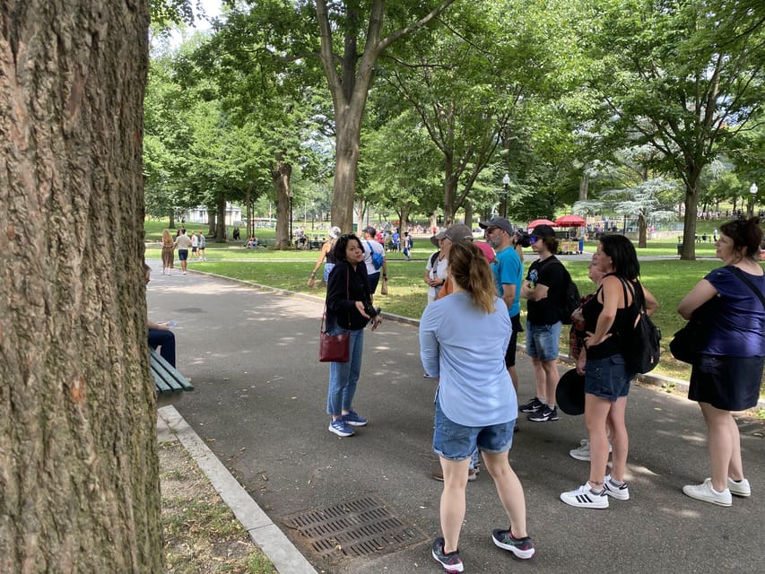 Old Boston: Beacon Hill & Back Bay Walking Tour in French - Key points to know before you book
