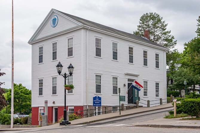 Plymouth Pilgrim Historic Self Guided GPS Audio Walking Tour - Meeting the Massasoit Statue