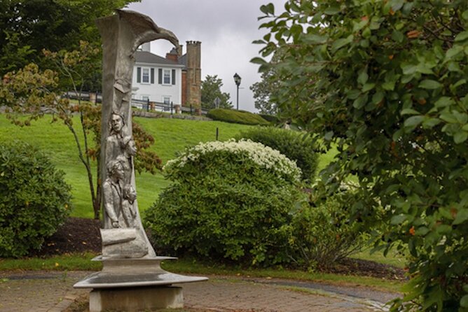 Plymouth Pilgrim Historic Self Guided GPS Audio Walking Tour - Coles Hill Burial Ground and the Early Settlement