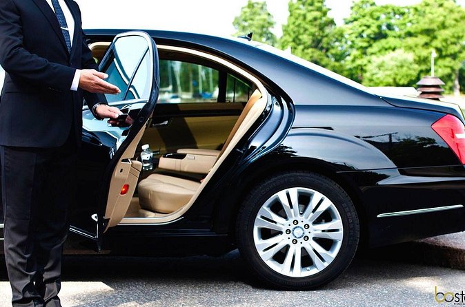 Private Boston Airport Transportation - One Way - Luggage allowance and vehicle choice