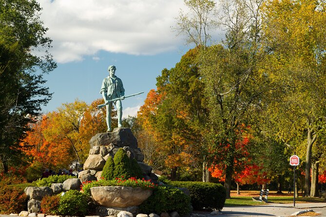 Private Day Trip to Lexington and Concord from Boston - Lexington Green and Buckman Tavern: where the fighting began