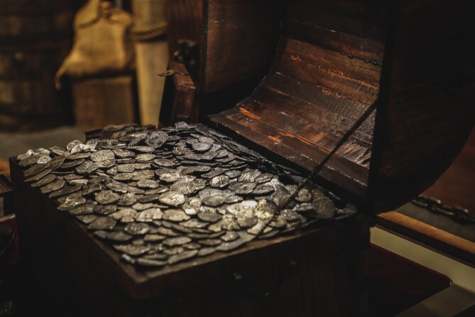 Real Pirates Salem Museum General Admission Ticket - Using the discovery lab at your own speed