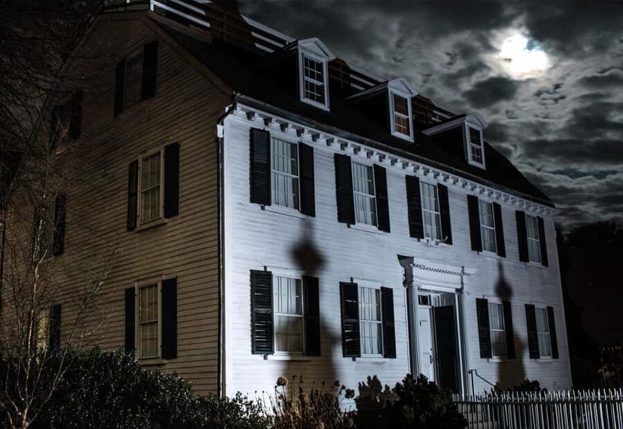 Salem: Boos and Brews Haunted Pub Crawl - Walking, weather, and accessibility