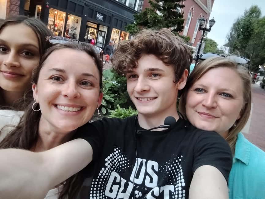Salem Ghost Tours: Witches & Wicked Whispers - Choosing the one-hour or 90-minute walk