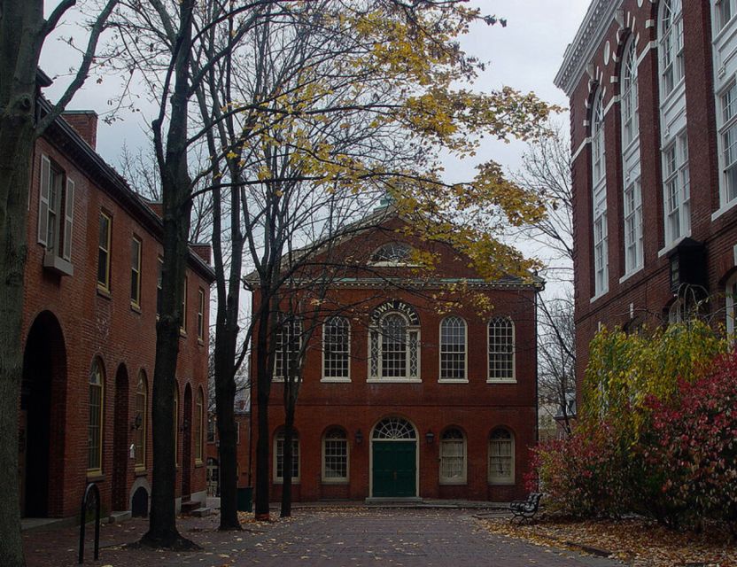 Salem: Ghosts of the Witch City Ultimate Extended Tour - The Hawthorne Hotel and a Houdini connection