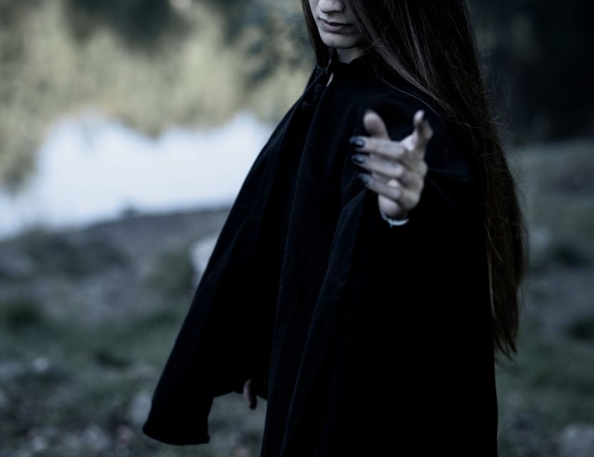 Salem: Ghosts of the Witch City Ultimate Extended Tour - Bewitched and Hocus Pocus locations for your camera