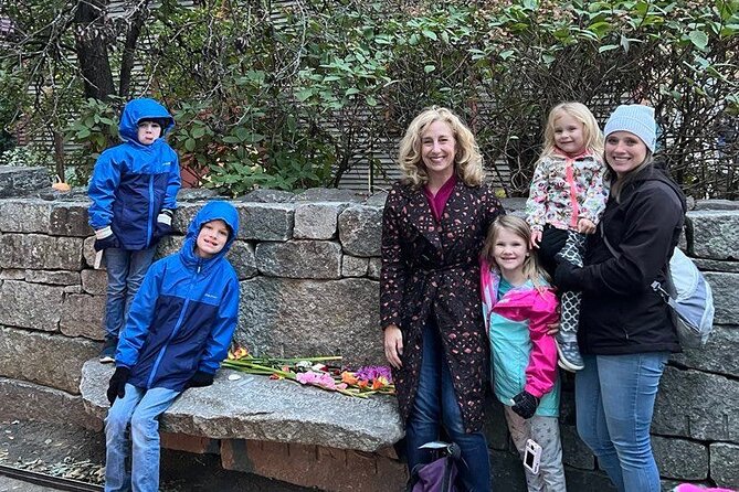 Salem Kids Walking History Tour - City Hall and Lyceum Hall in short lessons