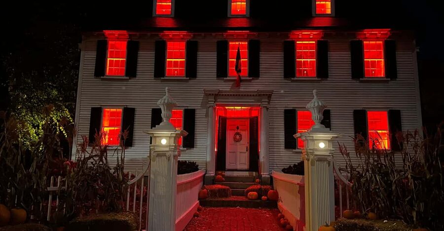 Salem, MA: Hocus Pocus Movie Guided Walking Tour - Ropes Mansion and Allison’s house