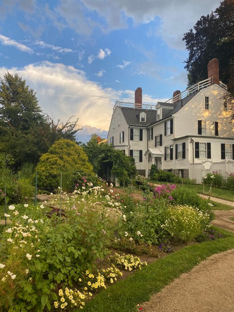 Salem, MA: Hocus Pocus Movie Guided Walking Tour - The long walk to the Dennison House area