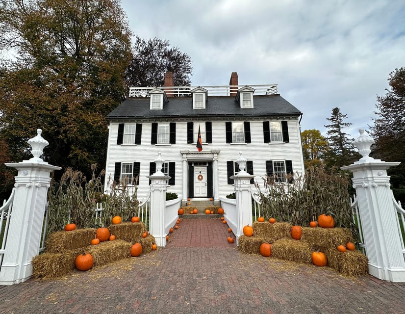 Salem, MA: Hocus Pocus Movie Guided Walking Tour - Practical planning for the 3.4-mile route