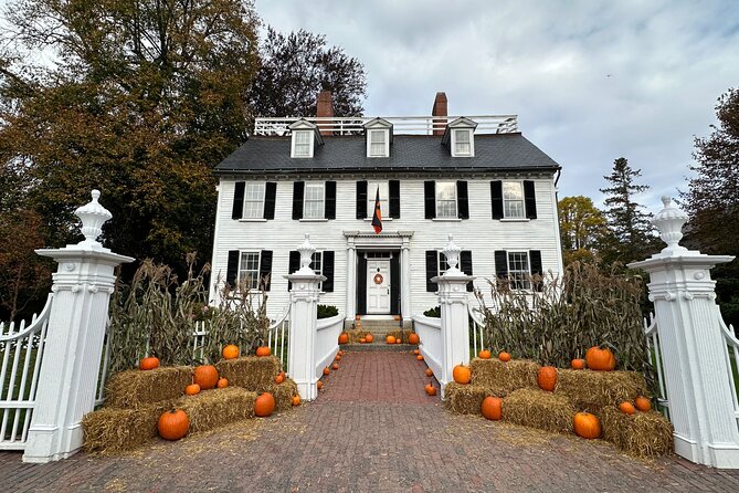 Salem Merchants and Mansions Guided Architecture Walking Tour - Key points at a glance