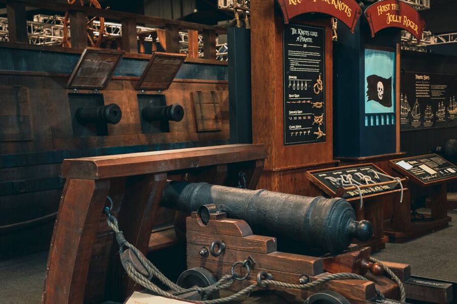 Salem: Pirate Museum with Authentic Treasures Entry Ticket - Coins, weapons, and treasure from the wreck