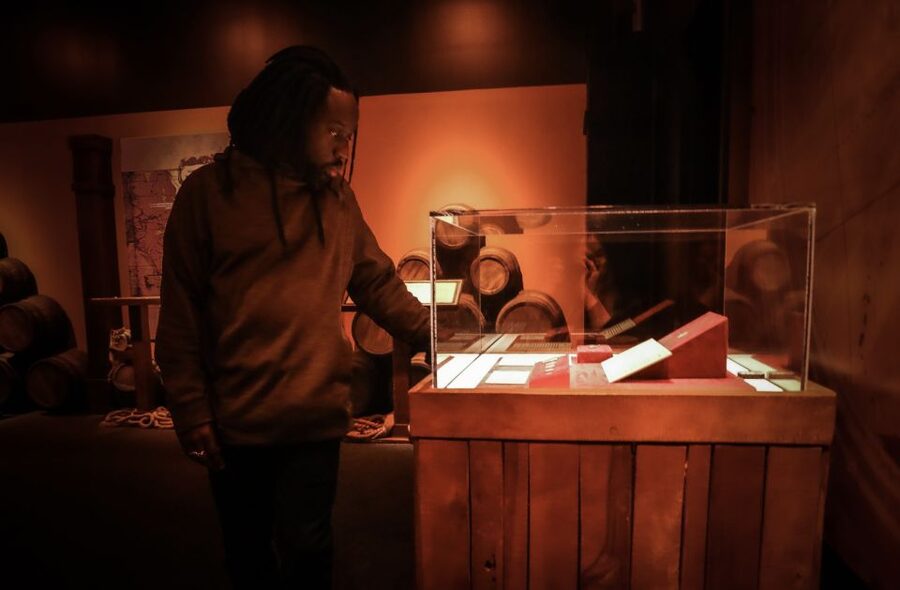 Salem: Pirate Museum with Authentic Treasures Entry Ticket - Becoming Black Sam through the multimedia scenes