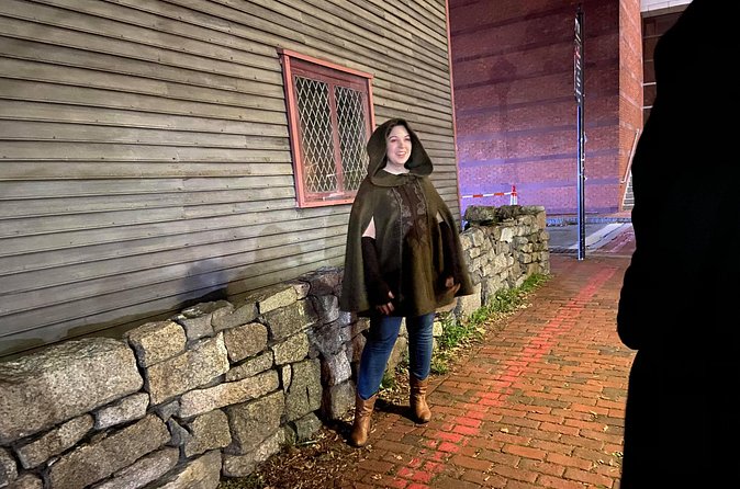 Salem's Spooky Spectres Walking Ghost Tour - Why the guide matters so much