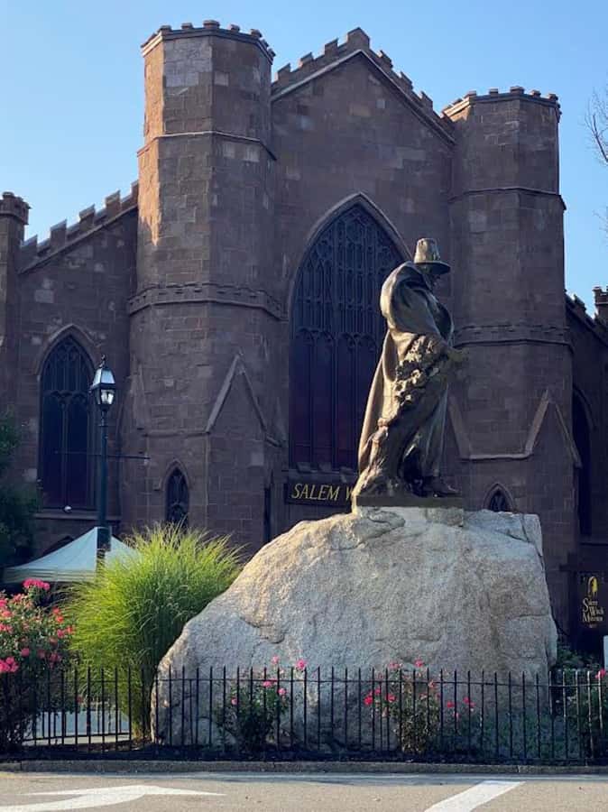 Salem: Salem Witch Tour - Salem’s witchcraft story, from 1692 to today