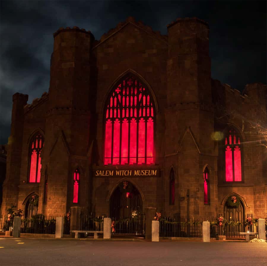 Salem: Ultimate Dead of Night Walking Ghost Tour - Meeting your guide at 210 Essex Street