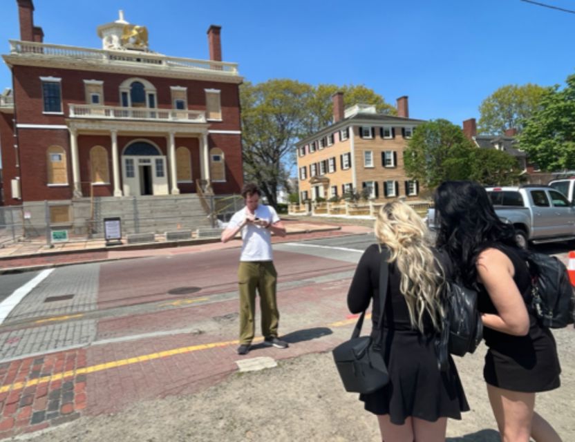 Salem: Ultimate Witches and Witchcraft of Salem Walking Tour - Guides shape the quality of the two-hour walk