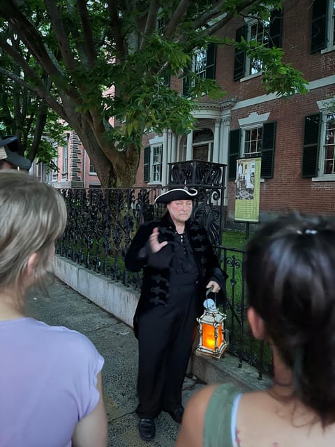Salem: Vampires and Ghosts Walking Tour with Haunted Objects - Should you book the vampire tour?
