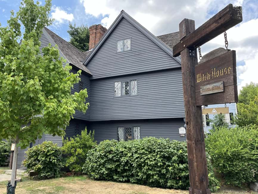 Salem Witch Tour from Boston by Train - Burying Point and Salem’s early power
