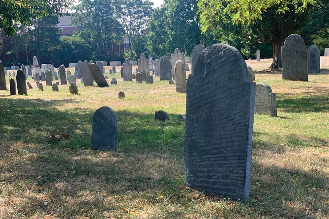 Self-Guided Smartphone Ghost Walking Tour in Salem - How the GPS and audio work in real use