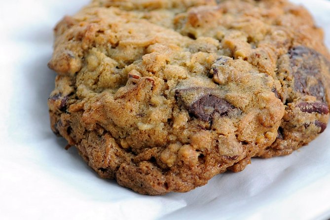 Sweet & Savory South End: Explore Boston's Best Food Neighborhood - Stories behind the restaurants and brownstones