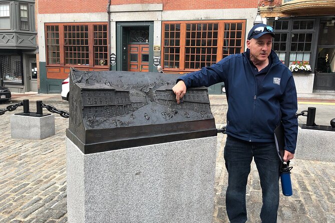 The Freedom Trail and a whole lot more 3 hour Boston walking tour - Memorials, graves, and the people behind the Revolution