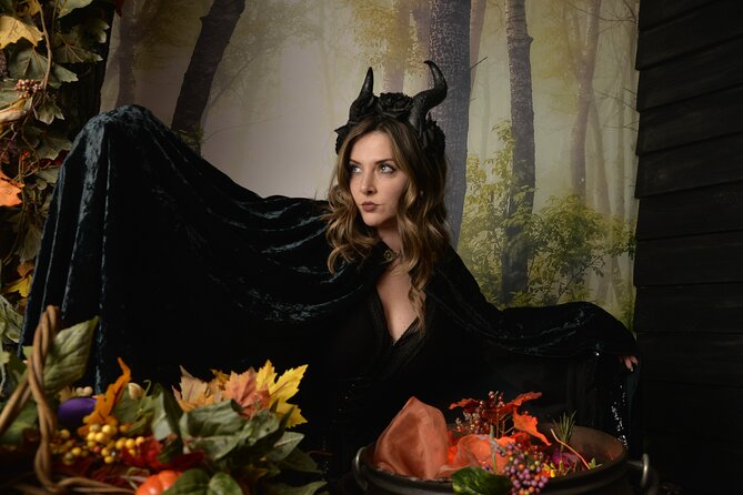 Witch Costume Photo Shoot - Olde Salem Village theatrical set - Timing, crowds, and how to avoid a rushed session